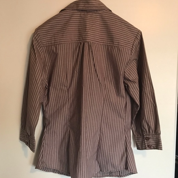 Fitted Pink Pinstriped Blouse - Picture 2 of 3